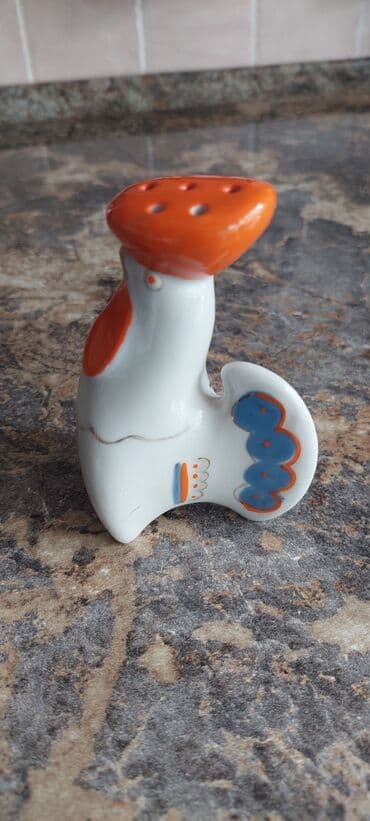 Каждый петушок за 450 сом. В идеальном состоянии. Без сколов и трещин