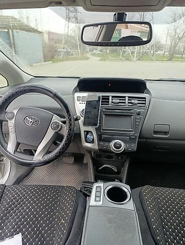 приус ви: Toyota Prius V: 2011 г., 1.8 л, Автомат, Гибрид, Универсал — 4