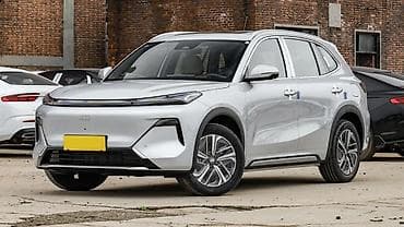 200: Geely Galaxy Starship 7 2025год 🔋 Запас хода на электротяге: 200 км ⚡ — 1