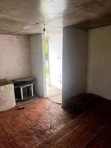 продается сад: Небольшой садовый домик с печным отоплением, сдается в аренду, с — 5