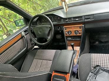 Mercedes-Benz E-Class: 1993 г., 2 л, Автомат, Бензин, Седан — 5