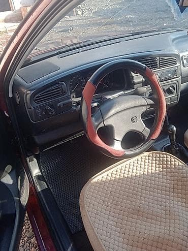 Volkswagen: Volkswagen Vento: 1994 г., 1.6 л, Механика, Бензин, Седан — 7