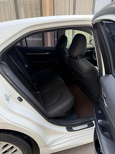 Toyota Camry: 2019 г., 2.5 л, Автомат, Гибрид, Седан — 8