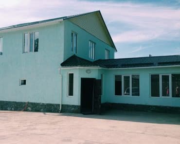 продаются дом сокулук: 300 м², 5 комнат, Забор, огорожен — 6