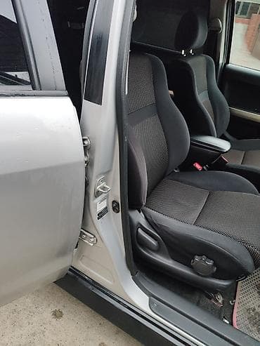 subaru forester 2001: Toyota ist: 2003 г., 1.5 л, Автомат, Бензин, Хэтчбэк — 6