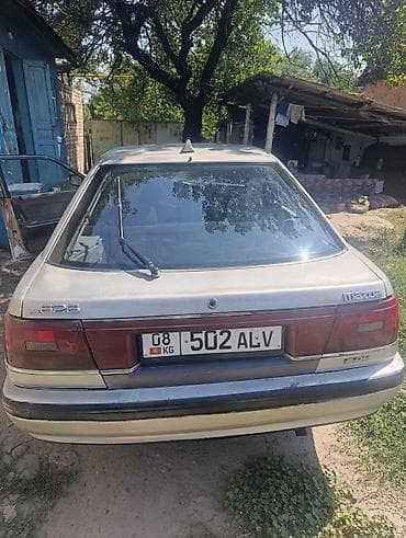 Унаа сатуу: Mazda 626: 1989 г., 2 л, Кол менен иштөөчү, Бензин, Лифтбек — 5