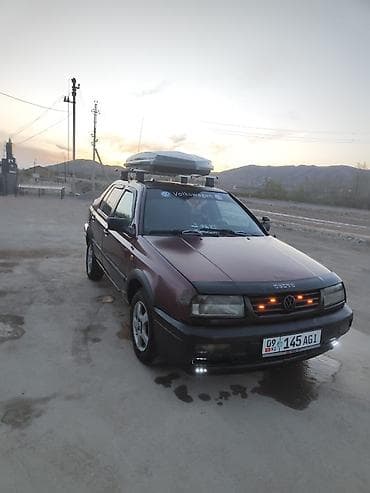 vin code: Volkswagen Vento: 1992 г., 1.8 л, Механика, Бензин, Седан — 4