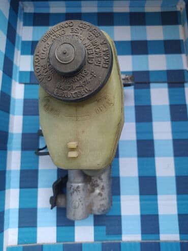 система форсунок: Главный тормозной цилиндр Toyota surf 185 привозной Япония — 1