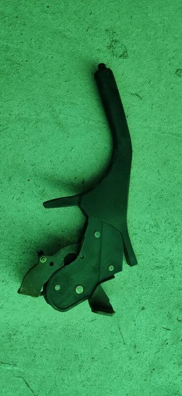 сколько стоят электронные часы: Toyota Carina E 1996год

Бардачок

Ручник — 2