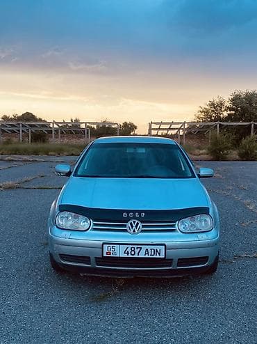 Транспорт: Volkswagen Golf: 2001 г., 1.6 л, Механика, Бензин, Хэтчбэк — 1