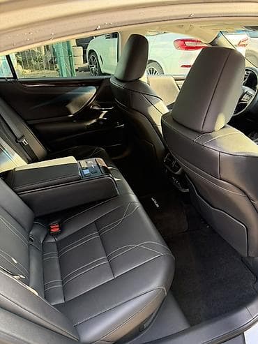 Lexus ES: 2019 г., Гибрид, Седан — 8