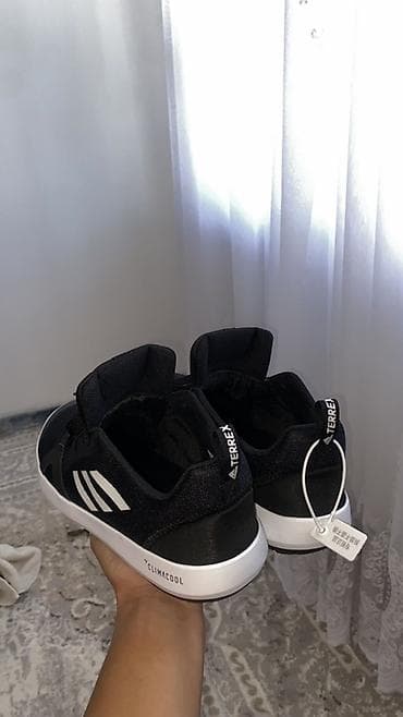 футбольный рюкзак: Мужские кроссовки, 43, Adidas, Новый, цвет - Черный, Платная доставка — 5