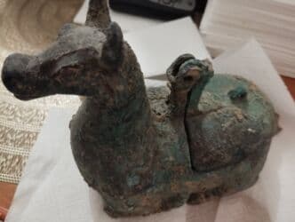 изумруд золото: Дорого! Старинные, антикварные изделия. Шкатулка "Бык", бронза — 23