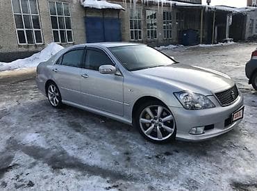 Заднее стекло на Toyota Crown (Тойота Краун