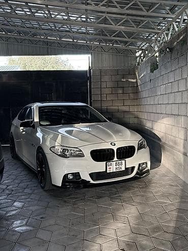 Транспорт: BMW 5 series: 2012 г., 3 л, Типтроник, Бензин, Седан — 1