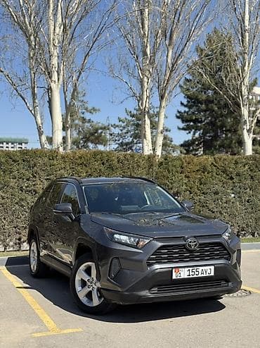 Toyota RAV4: 2019 г., Автомат, Бензин, Кроссовер