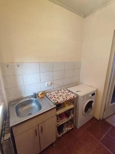 Кыймылсыз мүлк: 1 бөлмө, Кыймылсыз мүлк агенттиги, Чогуу жашоосу жок, Толугу менен эмереги бар — 3