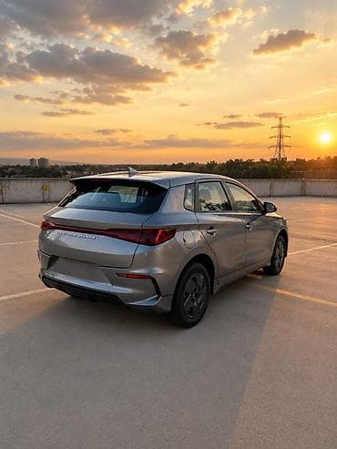 go park: BYD E2: 2023 г., Электромобиль, Хэтчбэк — 4