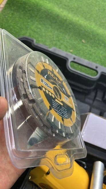 стол для черчения: Штроборез ROLF в чемодане Описание: - Электрический штроборез ROLF — 4