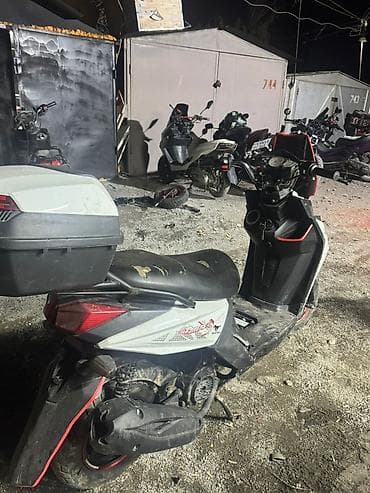 продать скутер: Скутер 50–150 см³ (ориентировочно), городской/туринговый стиль с — 4