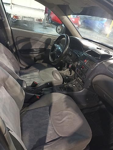 shadow line: Nissan Almera: 2001 г., Ручные, Бензин, Седан — 5