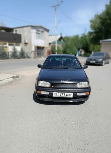 Volkswagen Golf: 1994 г., 1.6 л, Механика, Хэтчбэк