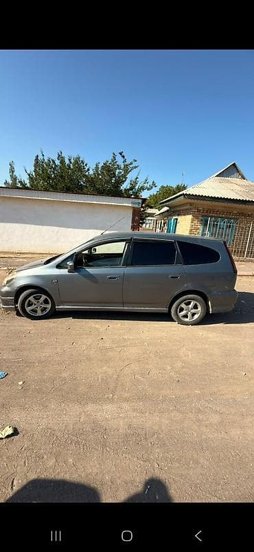 Унаа сатуу: Honda Stream: 2004 г., 2 л, Кол менен иштөөчү, Бензин — 4