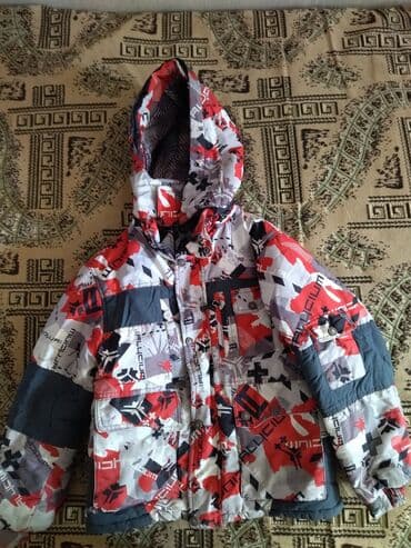 красный пиджак: Продаю Б/У куртку ЗИМА на 7-9 лет — 1