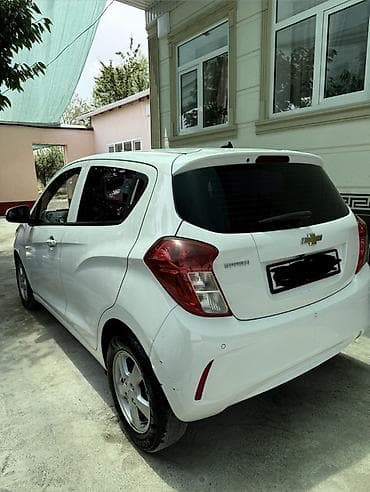 Продажа авто: Chevrolet Spark: 2018 г., 1 л, Автомат, Бензин, Хэтчбэк — 2