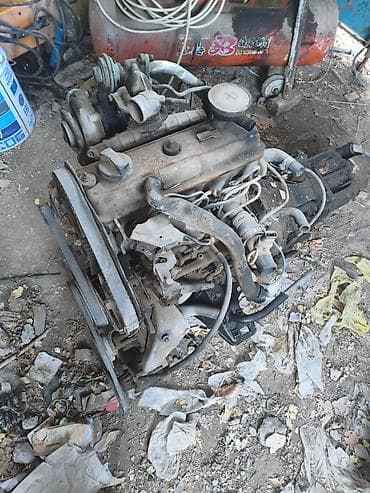 Двигатель с навесным оборудованием и механической коробкой передач в