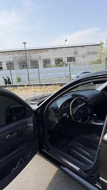 Продажа авто: Mercedes-Benz E-Class: 2003 г., 5 л, Автомат, Бензин, Седан — 3