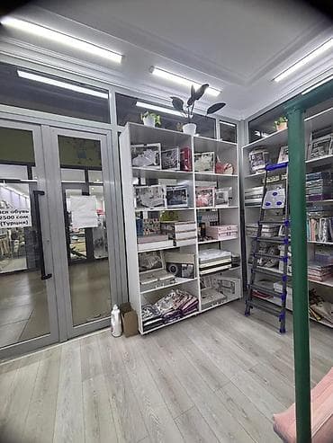 Продаю мебель магазина. Состояние отличное. Белый глянец, прочное