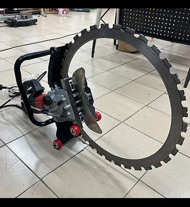 Кольцевая пила (ring saw) с направляющей и системой подачи воды