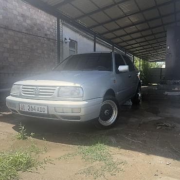 Продажа авто: Volkswagen Vento: 1996 г., Седан — 1