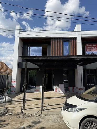 Современный двухэтажный дом в стиле минимализм с панорамным