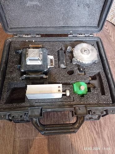 Инструменттер: Профессиональный лазерный уровень CROWN в комплекте. Что внутри: - — 2