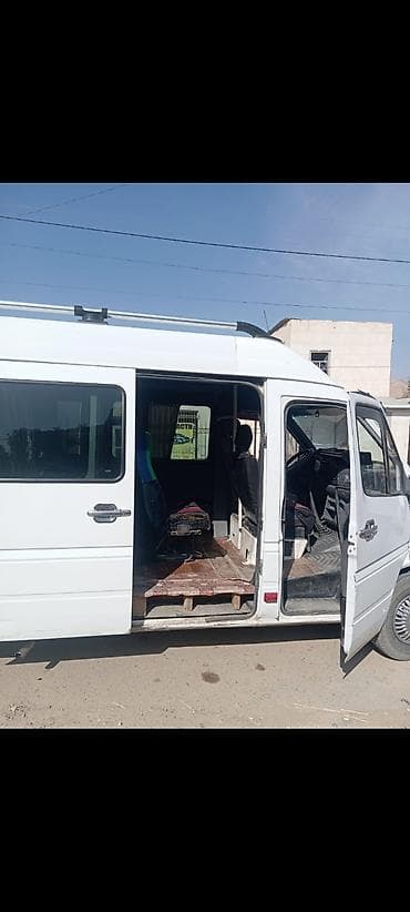 a 21: Mercedes-Benz Sprinter — пассажирский микроавтобус (длинная база — 5