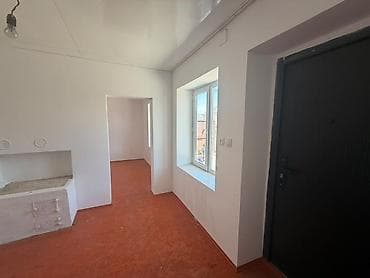 панельные дома: 2комн жилое помещение. Душтуалет отдельно. Без хозяина. - — 7