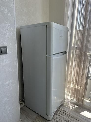 Техника и электроника: Холодильник Indesit, Б/у, Двухкамерный — 2