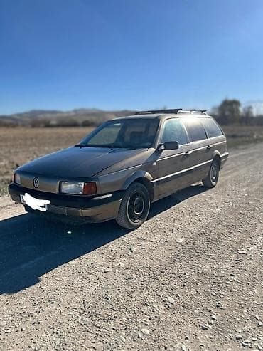 Volkswagen Passat: 1990 г., 1.8 л, Механика, Бензин, Универсал