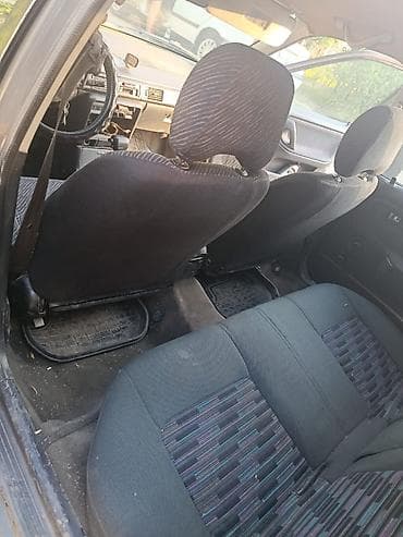 Унаа сатуу: Mazda 323: 1994 г., 1.6 л, Автомат, Бензин, Седан — 4
