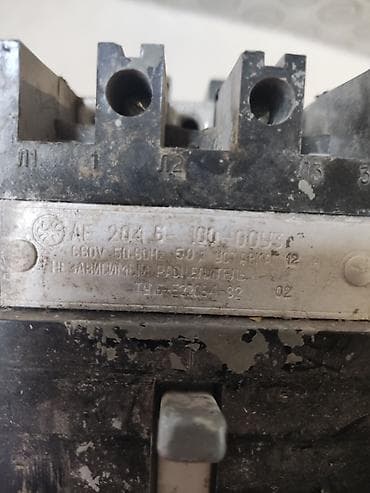 срочно автомат: Электрический автомат, Трехфазные, Напряжение: 100 ампер — 1