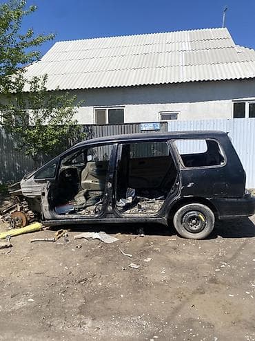 Кузов минивэна (5‑дверный, 7‑местный формат) на разбор. Что есть по — 3