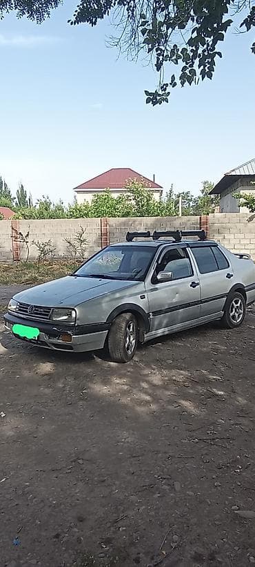 Volkswagen Vento: 1995 г., 1.8 л, Бензин — 2