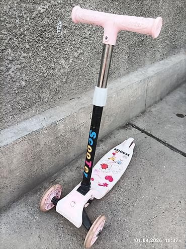 самокат розовый: Детский самокат, Трёхколёсный, Б/у — 1