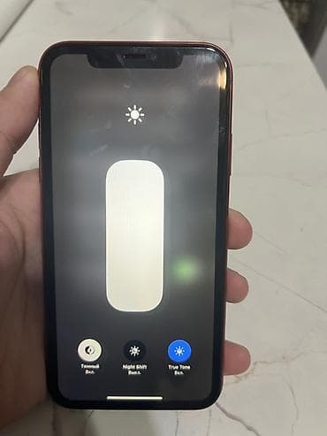 IPhone 11, Б/у, 128 ГБ, Красный, Чехол, 84 % — 6