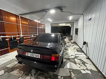 машина с российскими номерами: BMW 5 series: 1991 г., 2 л, Механика, Бензин, Седан — 5