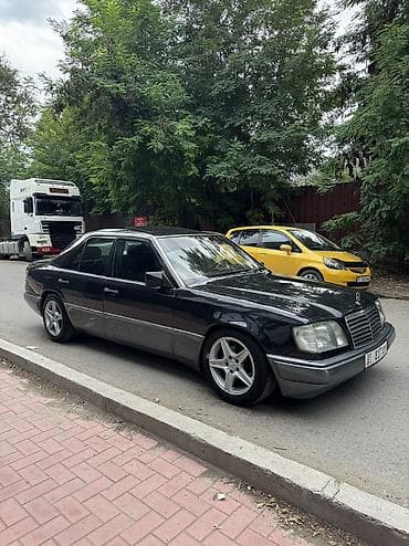 Mercedes-Benz W124: 1993 г., 2.2 л, Механика, Бензин, Седан — 2