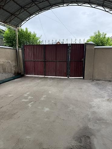 Кыймылсыз мүлк: 180 м², 6 бөлмө, Унаа токтотуучу жай, Забор, тосулган — 1