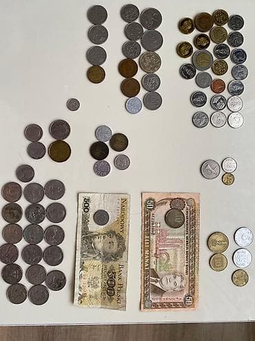 Ден. Знаки разных стран и годов